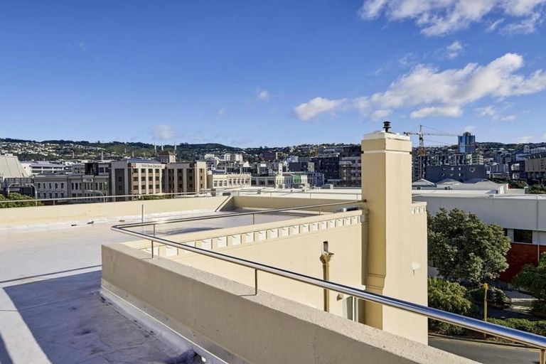 Photo of property in Fountain Court, 3/48 Oriental Parade, Oriental Bay, Wellington, 6011