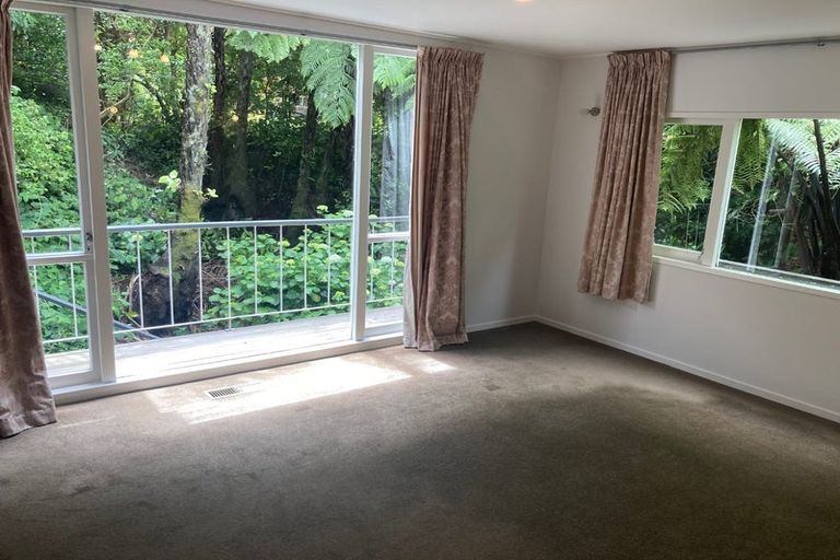 Photo of property in 3 Mamaku Grove, Khandallah, Wellington, 6035