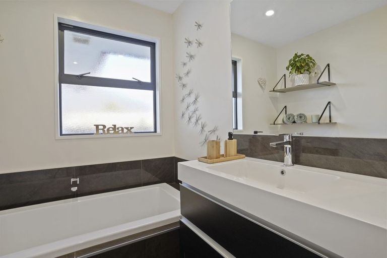 Photo of property in 55 Sequoia Way, Rangiora, 7400