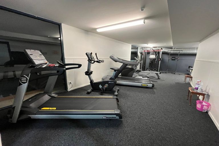 Photo of property in Luxford Villas, 115/72 Herald Street, Berhampore, Wellington, 6023