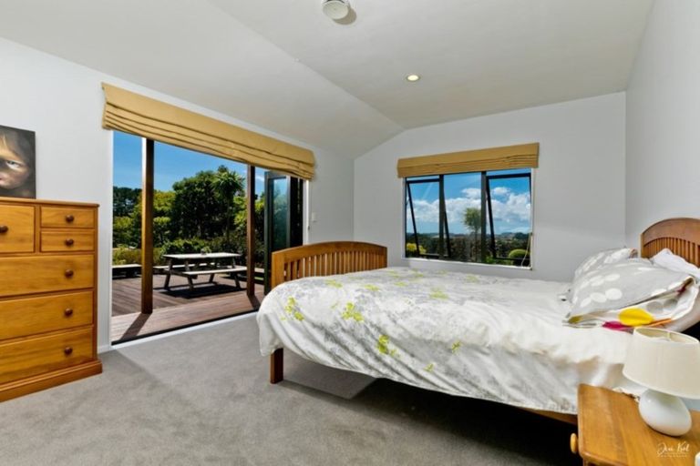 Photo of property in 562 Oaia Road, Muriwai, Waimauku, 0881