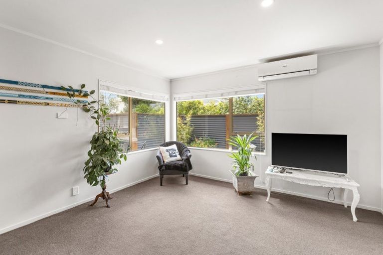 Photo of property in 2/2 Church Road, Taradale, Napier, 4112