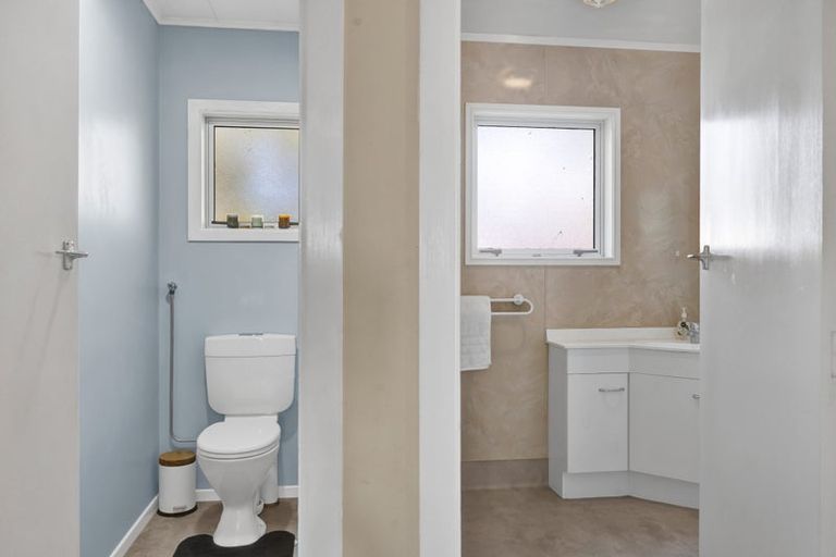 Photo of property in 53 Broadway, Stratford, 4332