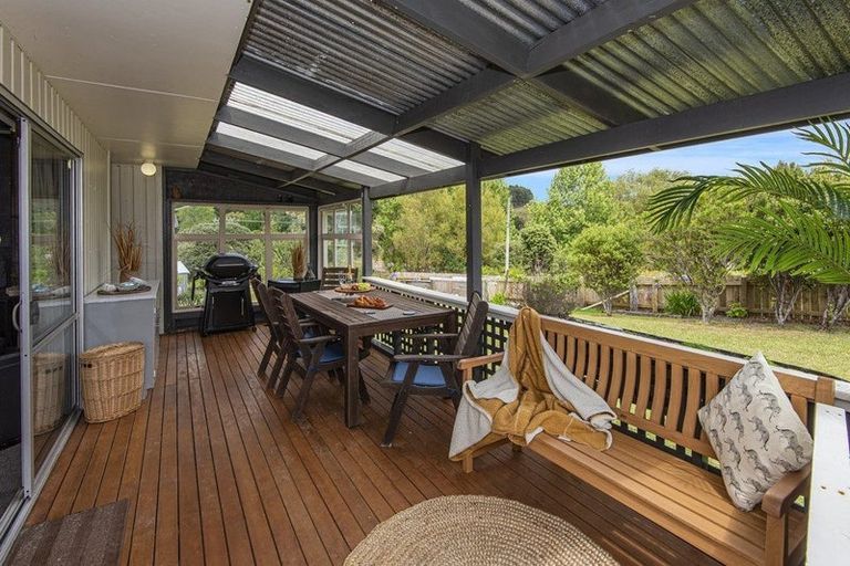 Photo of property in 57 View Road, Hikurangi, 0114