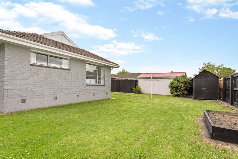Photo of property in 361 Main North Road, Redwood, Christchurch, 8051