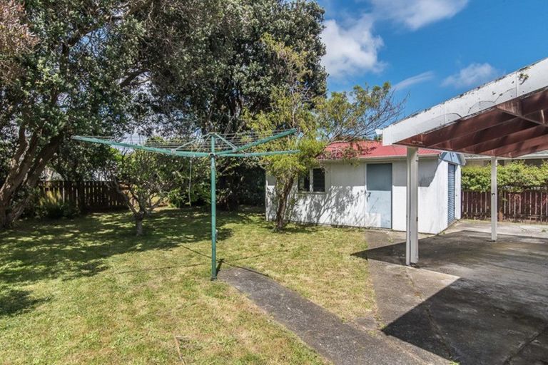 Photo of property in 8 Tawa Street, Waikanae, 5036