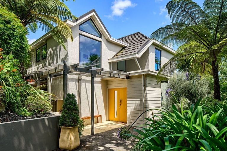 Photo of property in 8 Cheviot Road, Lowry Bay, Lower Hutt, 5013