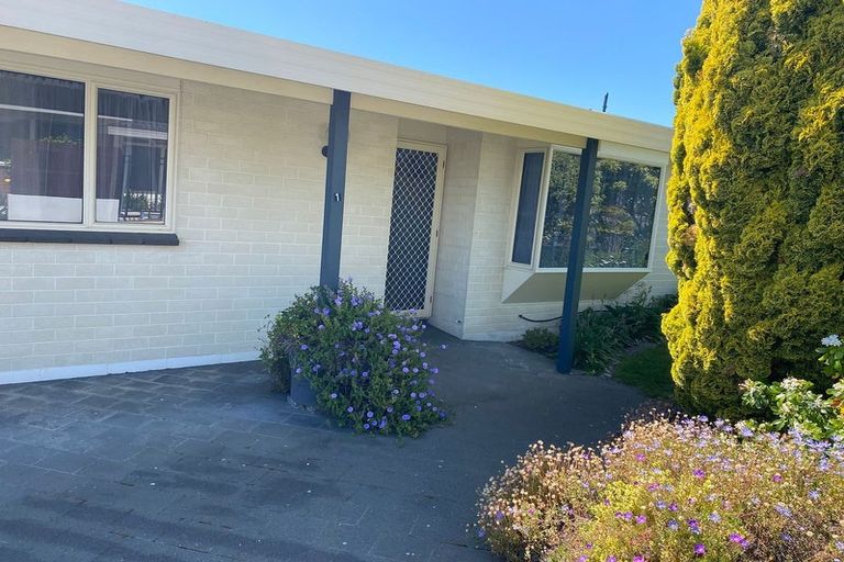 Photo of property in 2/3 Emerald Hill, Havelock North, 4130