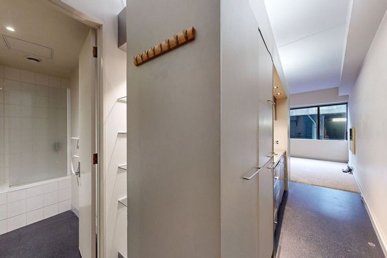 Photo of property in Gerondis Bldg Apartments, 410/60 Willis Street, Wellington Central, Wellington, 6011