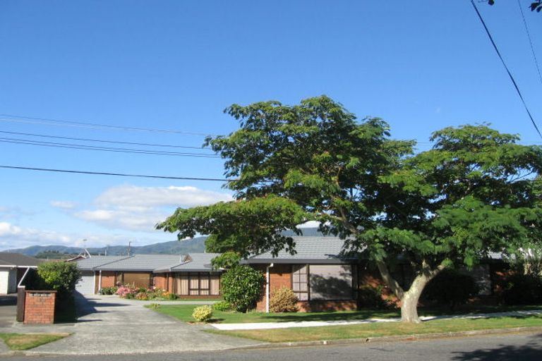 Photo of property in 8a Hay Street, Ebdentown, Upper Hutt, 5018