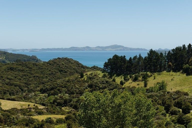 Photo of property in 250 Paroa Bay Road, Russell, 0272