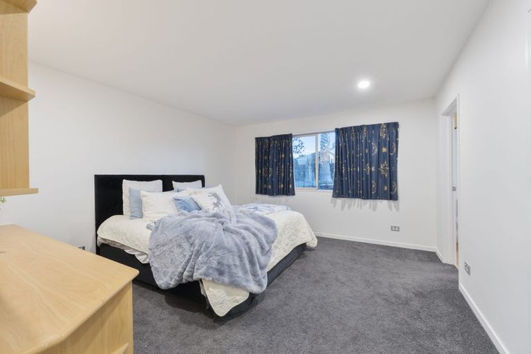 Photo of property in 9 Burgundy Park Avenue, Henderson, Auckland, 0612