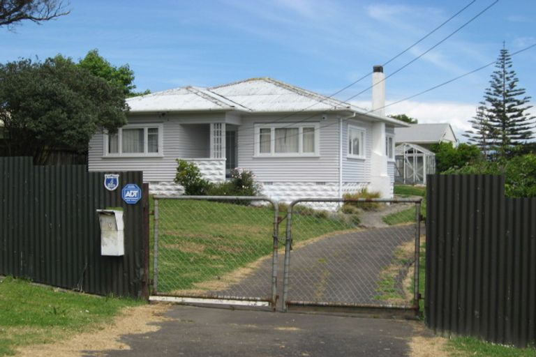 Photo of property in 47 Mckenzie Road, Mangere Bridge, Auckland, 2022