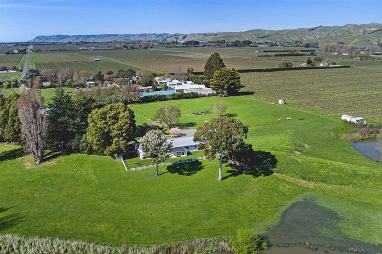 Photo of property in 2 Swamp Road, Dillons Point, Blenheim, 7273