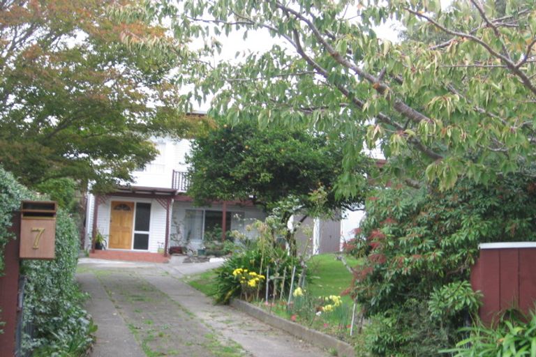 Photo of property in 7 Lincoln Avenue, Tawa, Wellington, 5028