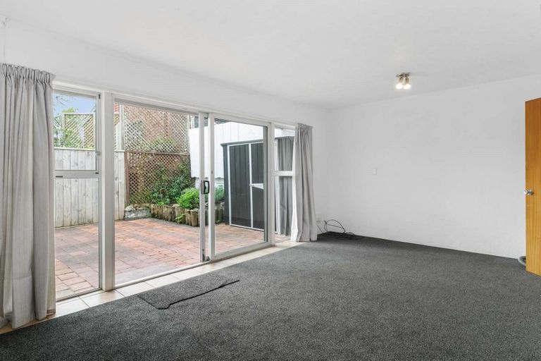 Photo of property in 1/20 Maritime Terrace, Birkenhead, Auckland, 0626