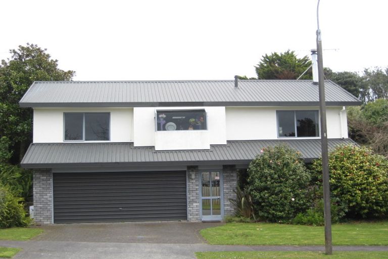 Photo of property in 11 La Salle Drive, Westown, New Plymouth, 4310