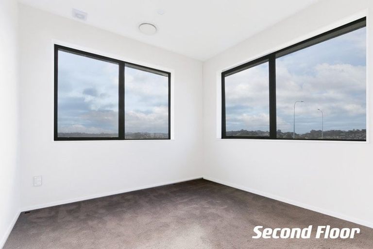 Photo of property in 1 Peony Mews, Oteha, Auckland, 0632