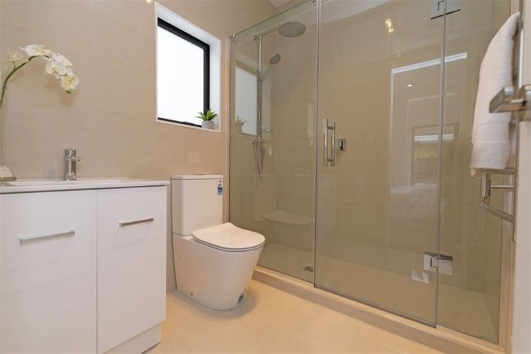 Photo of property in 209a Edmonton Road, Te Atatu South, Auckland, 0610