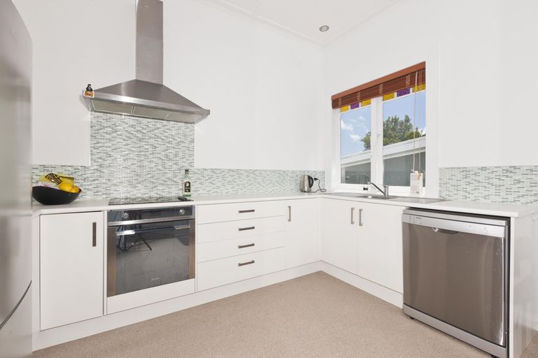 Photo of property in 66 Maunu Road, Avenues, Whangarei, 0110