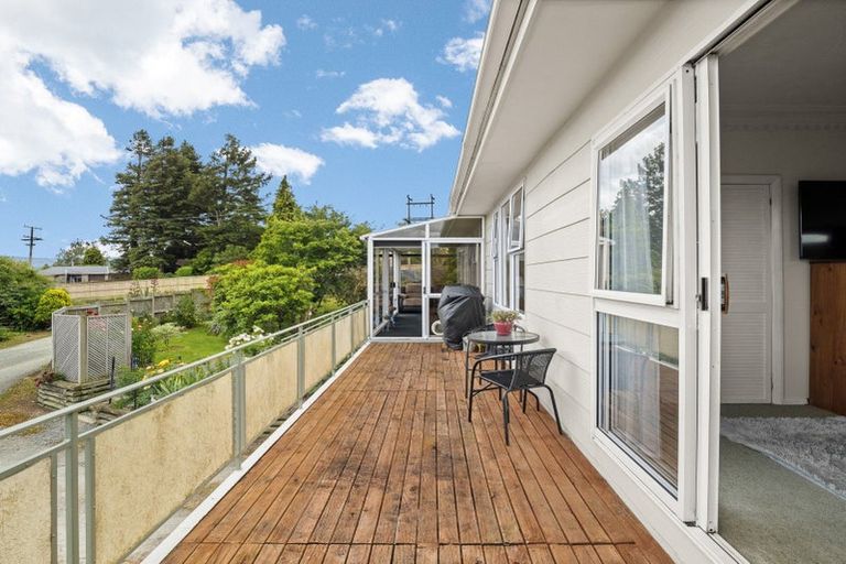 Photo of property in 35 Greenhithe Street, Waihola, Milton, 9073