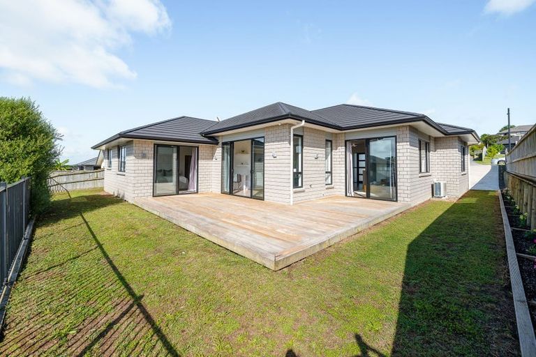 Photo of property in 12 Paiaka Place, Rototuna North, Hamilton, 3210