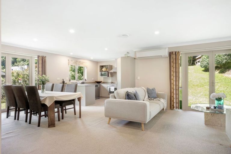 Photo of property in 8 Libra Place, Kawaha Point, Rotorua, 3010