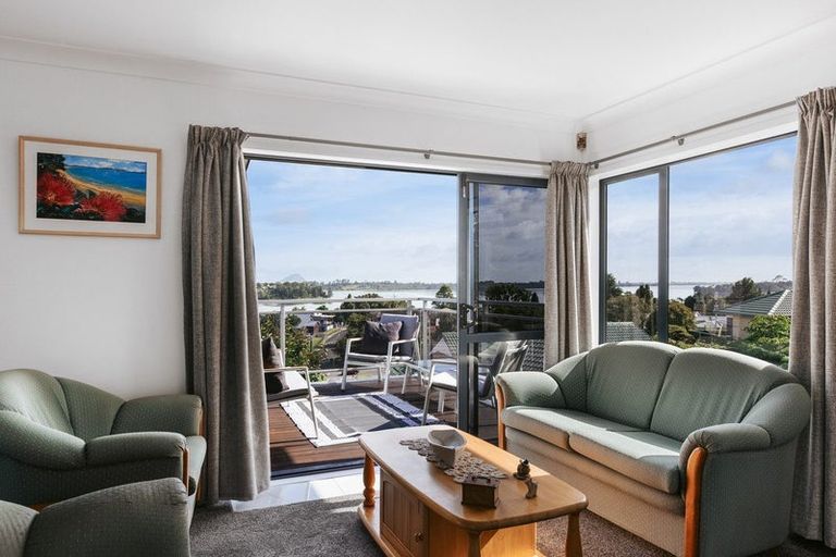 Photo of property in 36 Downing Place, Welcome Bay, Tauranga, 3112