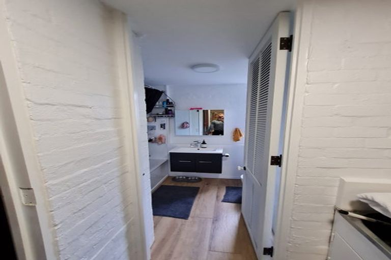 Photo of property in 141 Churton Drive, Churton Park, Wellington, 6037