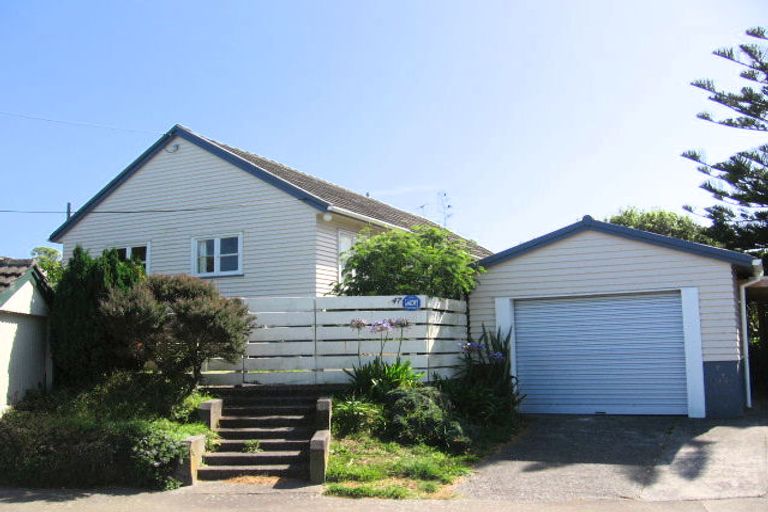 Photo of property in 47 Mandalay Terrace, Khandallah, Wellington, 6035