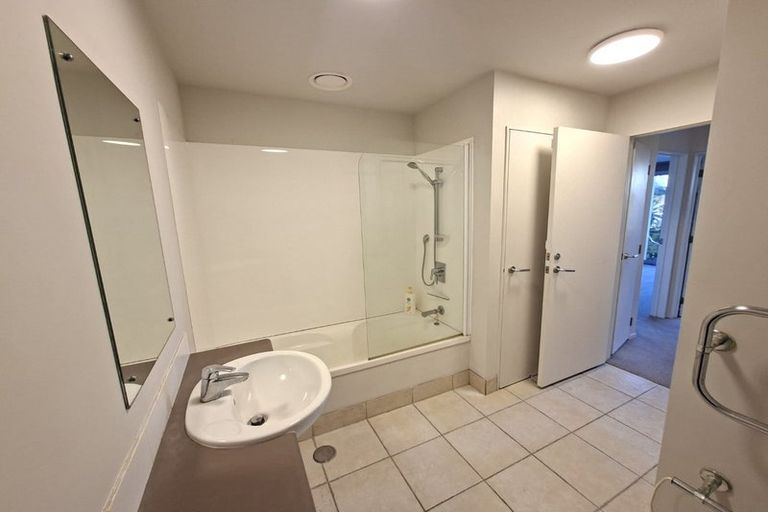 Photo of property in Bay Palms Apartments, 2a/30 Bute Road, Browns Bay, Auckland, 0630