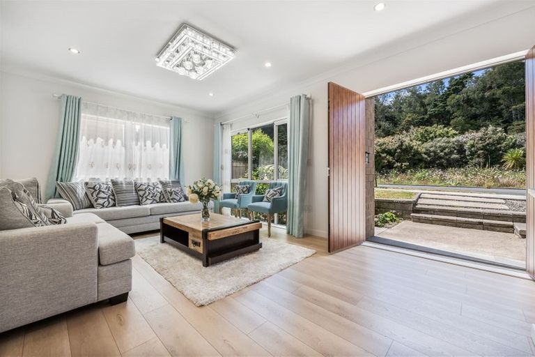 Photo of property in 25 Casheltown Way, Flat Bush, Auckland, 2019