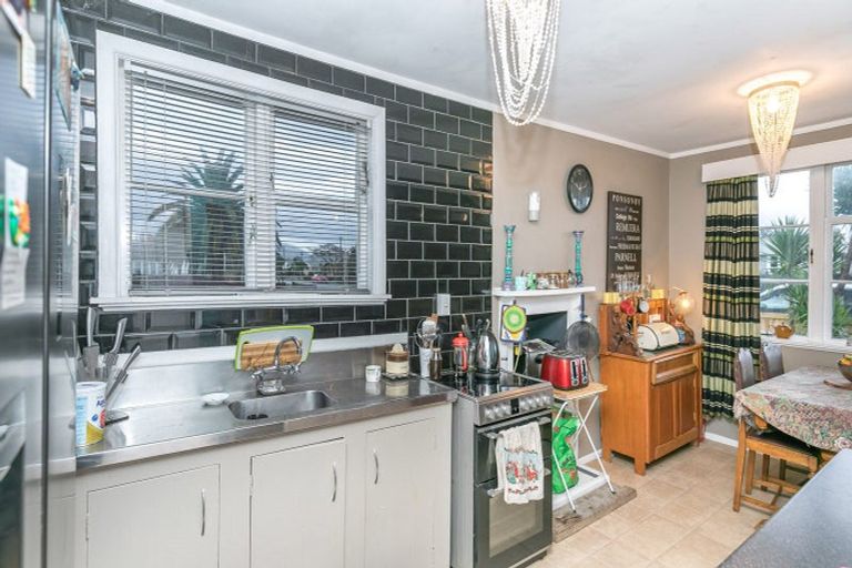 Photo of property in 35 Junction Road, Paeroa, 3600