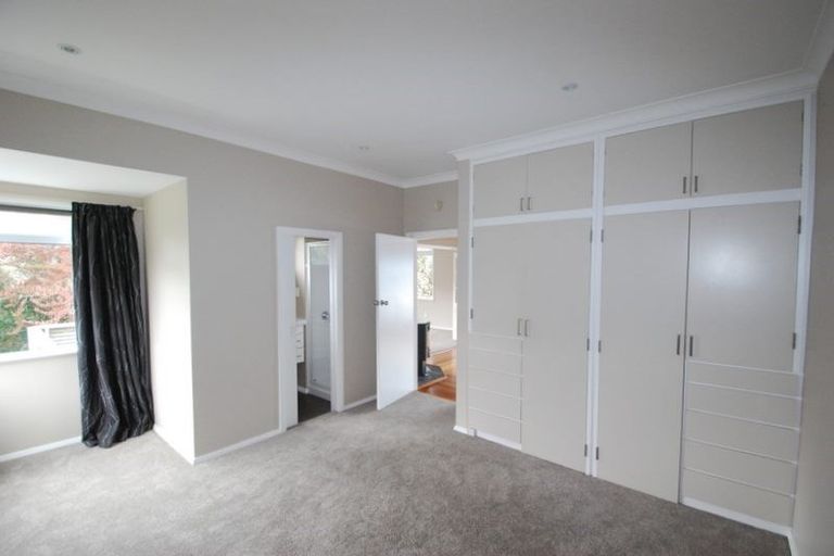 Photo of property in 28 Singers Road, Korokoro, Lower Hutt, 5012