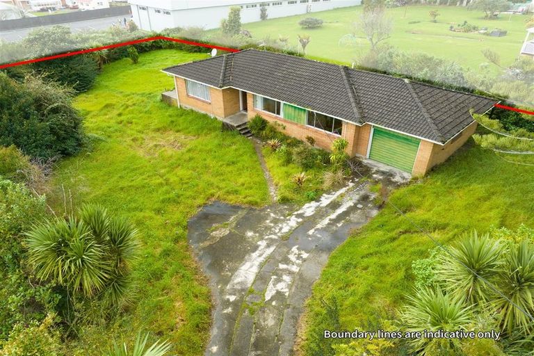 Photo of property in 29 Flanshaw Road, Te Atatu South, Auckland, 0610