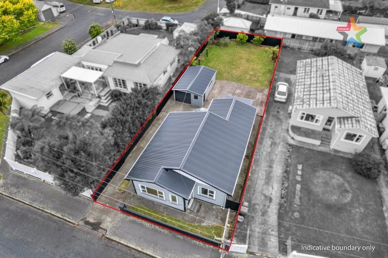 Photo of property in 8 Golf Road, Manor Park, Lower Hutt, 5019