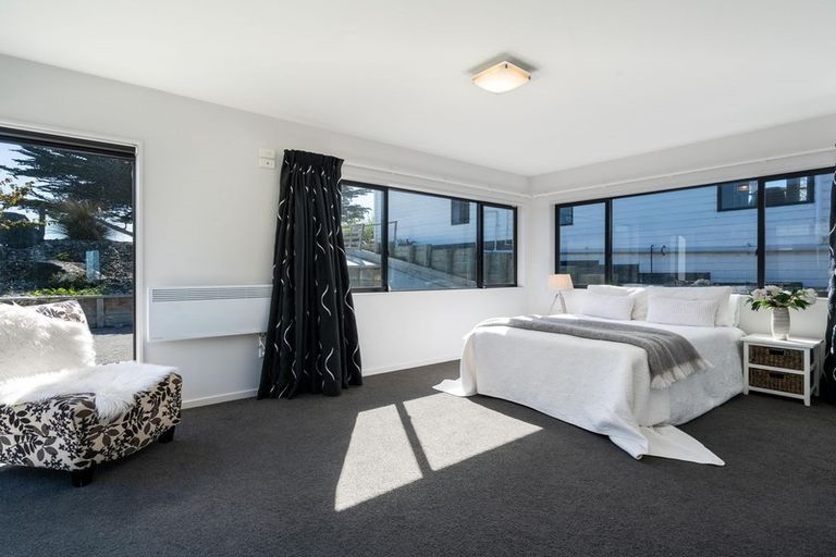 Photo of property in 32 Bedford Parade, Brighton, Dunedin, 9035