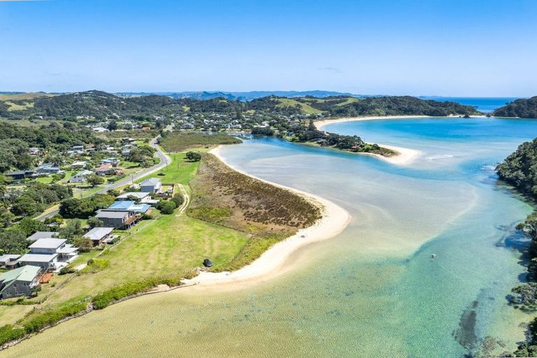 Photo of property in 878 Matapouri Road, Matapouri, Whangarei, 0173