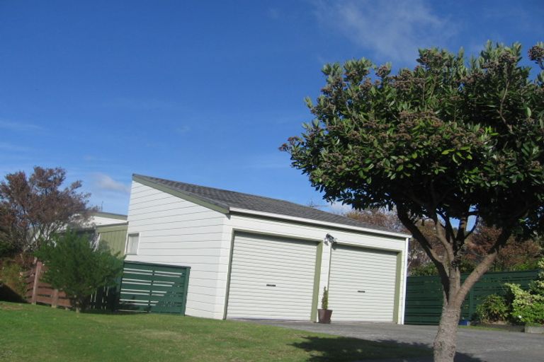 Photo of property in 27 Discovery Drive, Whitby, Porirua, 5024