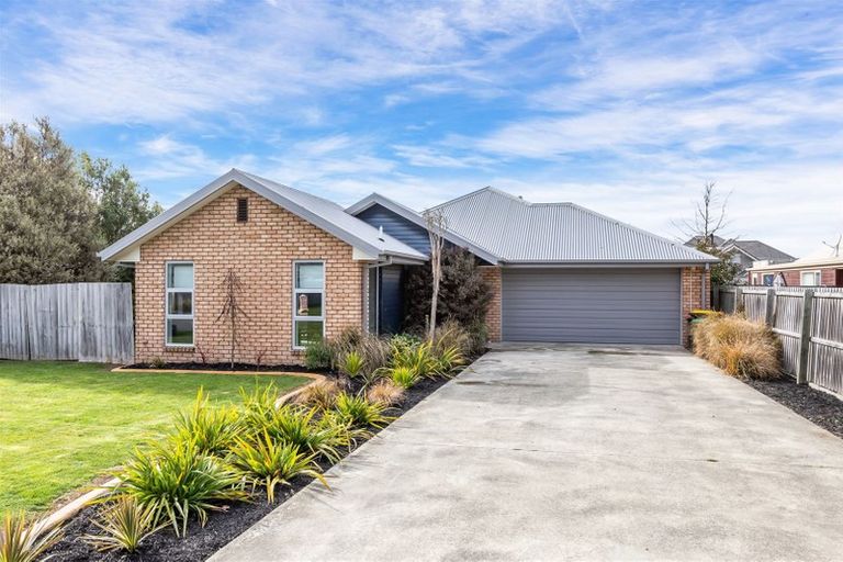 Photo of property in 6 James Drive, Woodend, 7610