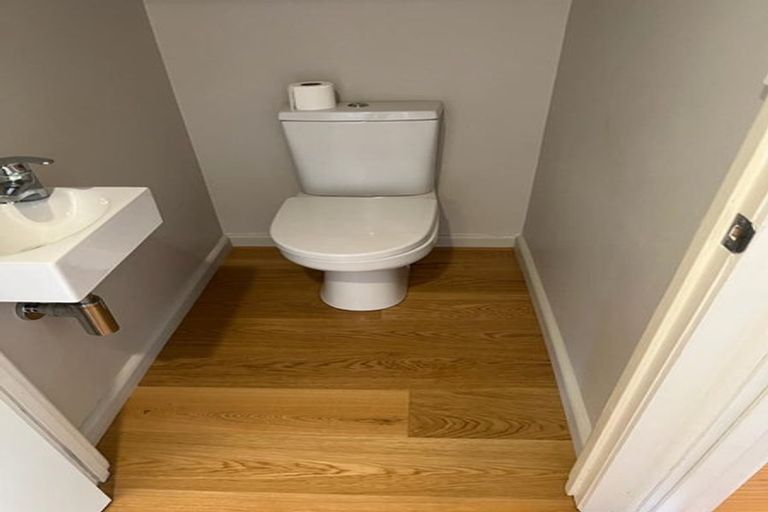 Photo of property in 2/33 Harley Road, Takapuna, Auckland, 0622