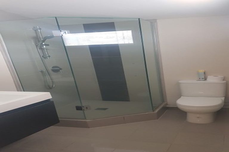 Photo of property in 53 West Harbour Drive, West Harbour, Auckland, 0618