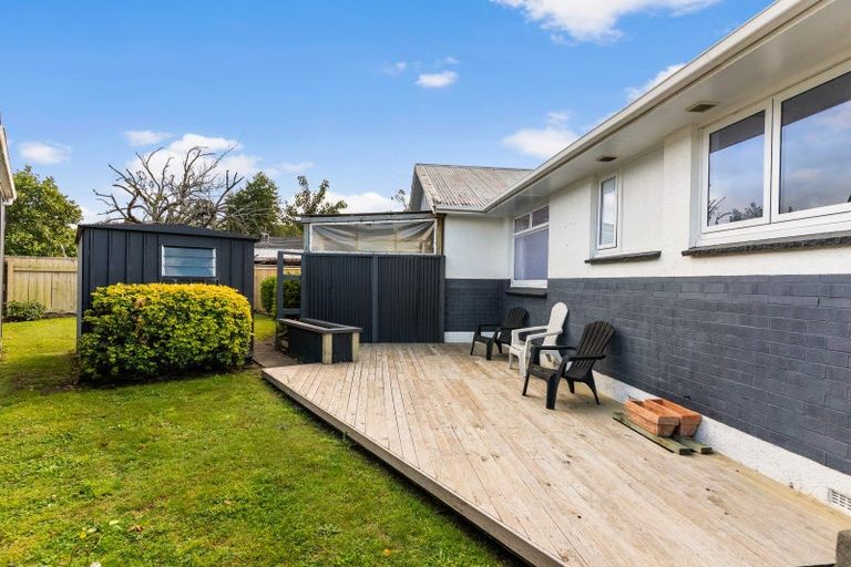 Photo of property in 7a Sequoia Place, Maoribank, Upper Hutt, 5018