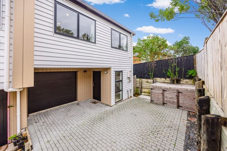 Photo of property in 7/66 Bruce Road, Glenfield, Auckland, 0629