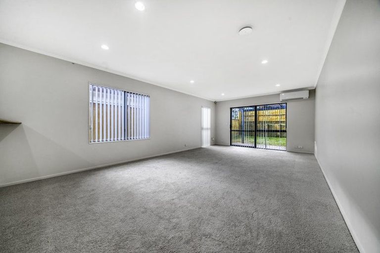 Photo of property in 37 Magic Way, Randwick Park, Auckland, 2105