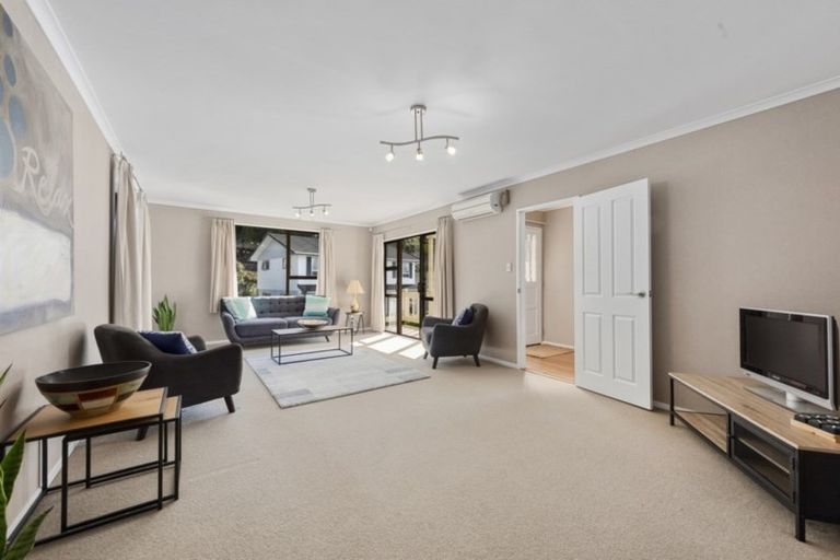 Photo of property in 13 Pioneer Grove, Silverstream, Upper Hutt, 5019