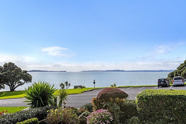 Photo of property in 172 Mellons Bay Road, Mellons Bay, Auckland, 2014