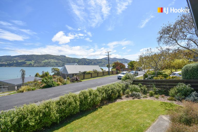Photo of property in 15 Bayne Terrace, Macandrew Bay, Dunedin, 9014