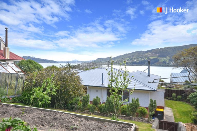 Photo of property in 15 Bayne Terrace, Macandrew Bay, Dunedin, 9014