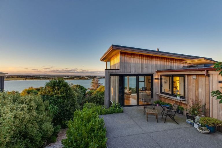 Photo of property in 45 Saint Andrews Hill Road, Mount Pleasant, Christchurch, 8081